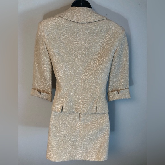 Like New Rare Vintage Bebe Fitted Stretch Jacquard Jacket/Mini in Champagne - XS - Picture 5 of 7